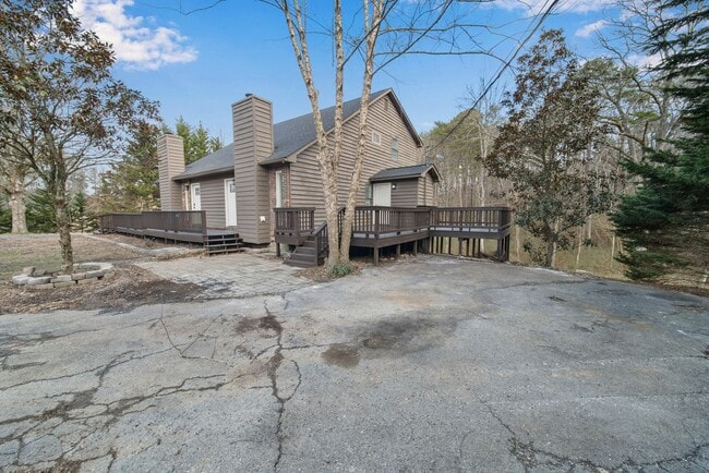 Building Photo - 6008 Champion Rd