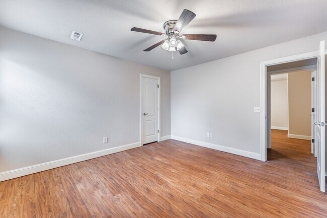 Building Photo - Dont miss out! This wont last long.