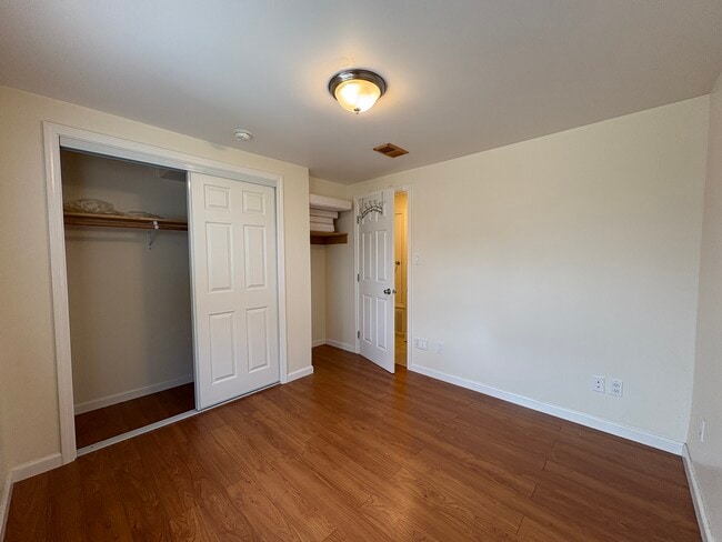 Building Photo - 48 Castleton Ave