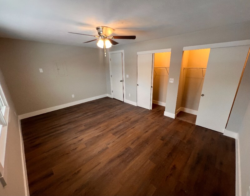 Building Photo - 110 Main St