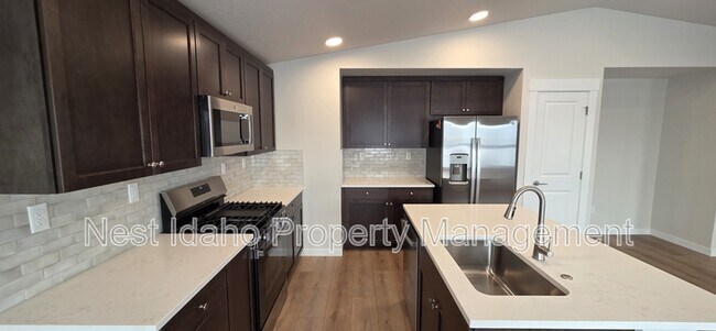 Building Photo - 7228 W Rygate Dr