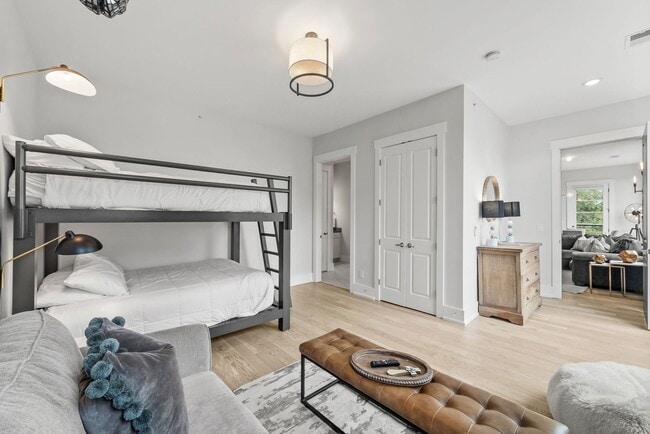 Building Photo - 119 Acklen Park Dr