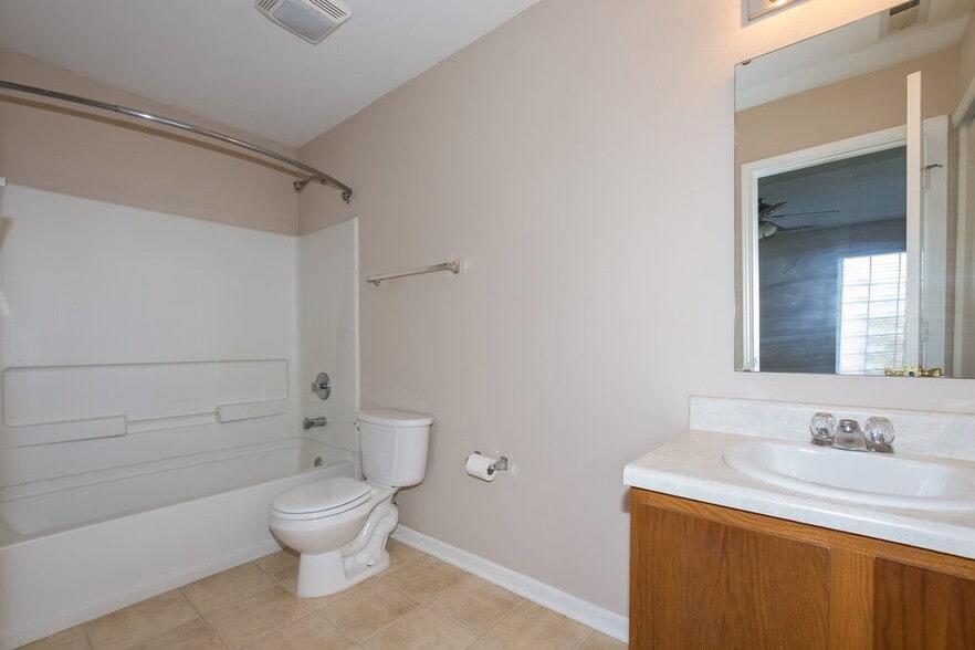 Building Photo - 831 Skywatch Ln