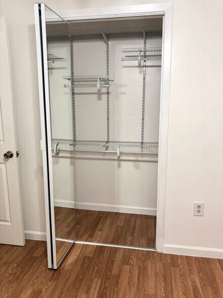 Bedroom 2 closet - 343 Huntington Dr