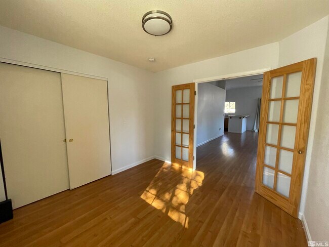 Building Photo - 4948 Bayridge Ln