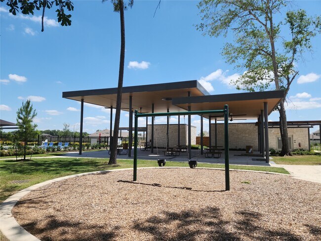 Building Photo - 18242 Via Aurelia Dr