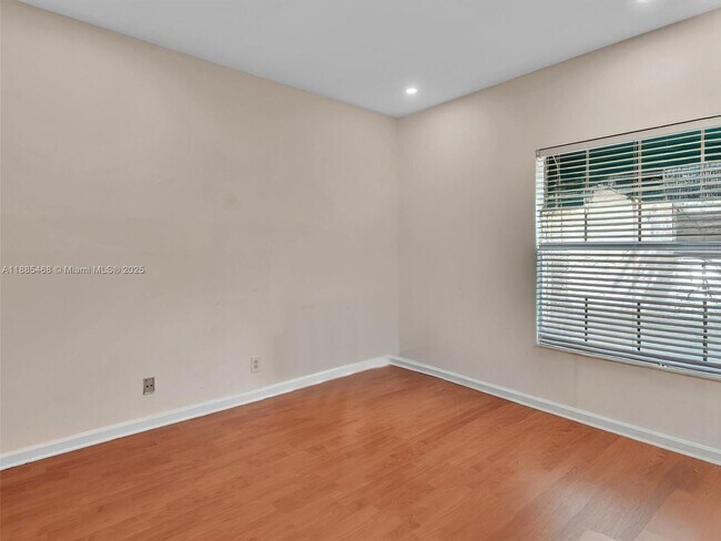 Building Photo - 6538 Via Regina