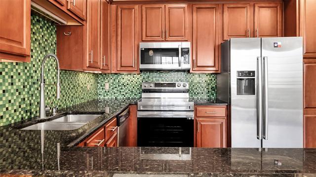 Building Photo - 3225 Turtle Creek Blvd Blvd