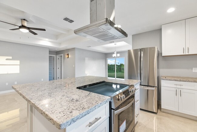 Building Photo - 4 Augusta Dr