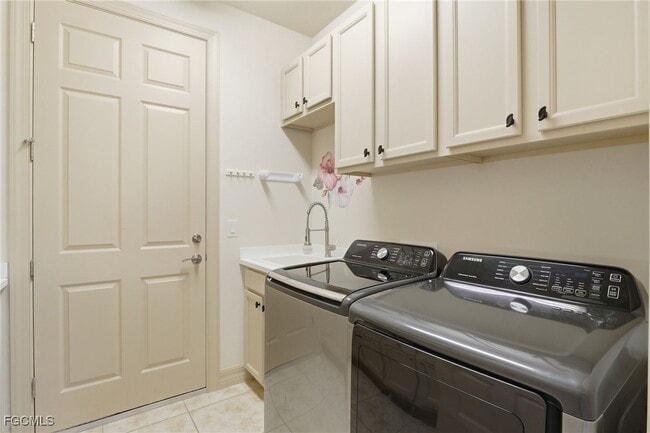 Building Photo - 11012 Castlereagh St