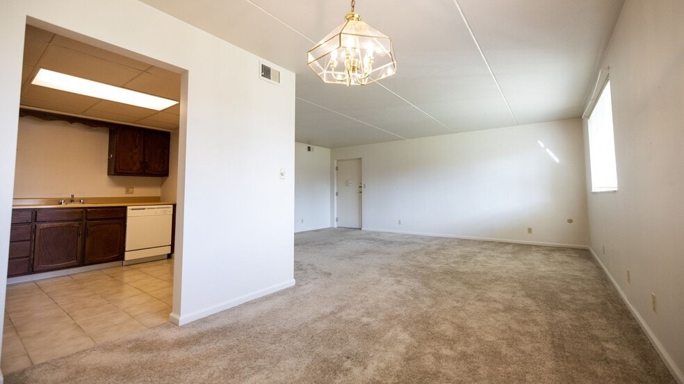 Interior Photo - Craigdell Gardens