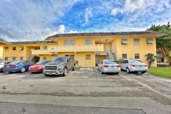 Primary Photo - 7368 SW 82nd St