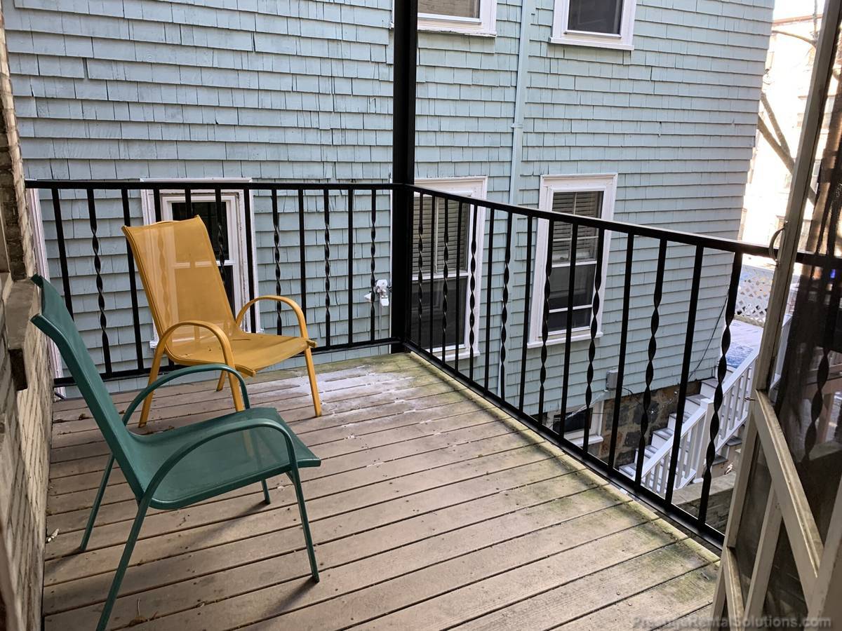 Building Photo - 170 Kelton St