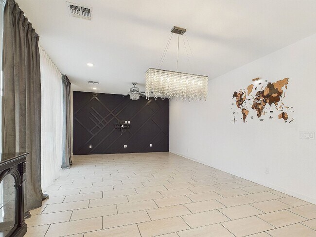 Building Photo - A luxe home in the heart of Chandler