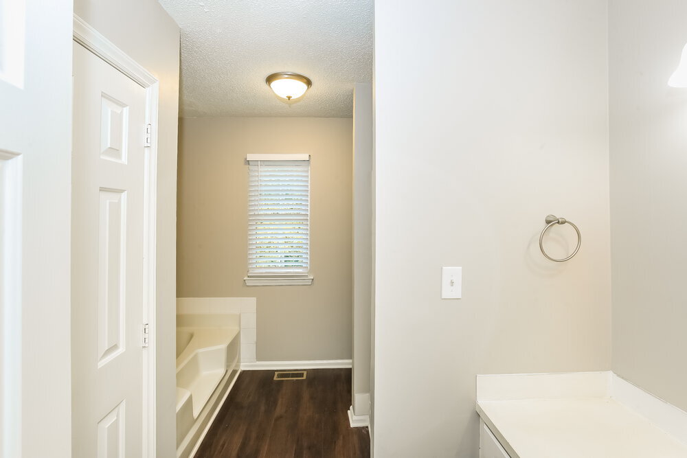 Building Photo - 2902 Faircroft Way