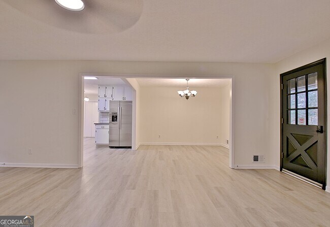 Building Photo - 716 Ebenezer Rd