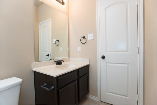 Building Photo - 3739 Vista Cove Dr