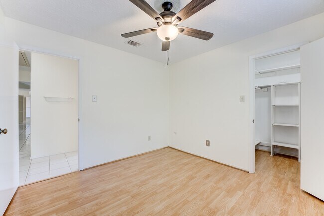 Building Photo - 9206 Beringwood Dr
