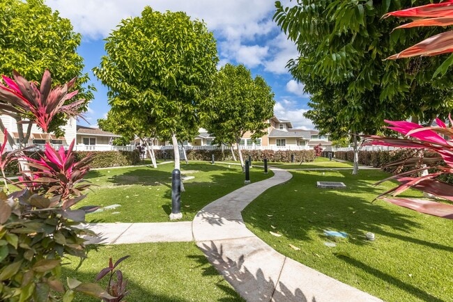 Building Photo - Stunning 3-bedroom and 2.5 Bath - Located ...