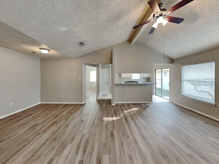 Building Photo - 9326 Golden Sunshine Dr