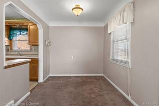 Building Photo - 9616 Colwell Ave