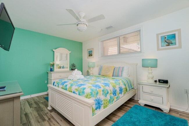 Building Photo - Sandbridge Off Season/Furnished 3 bed Read...