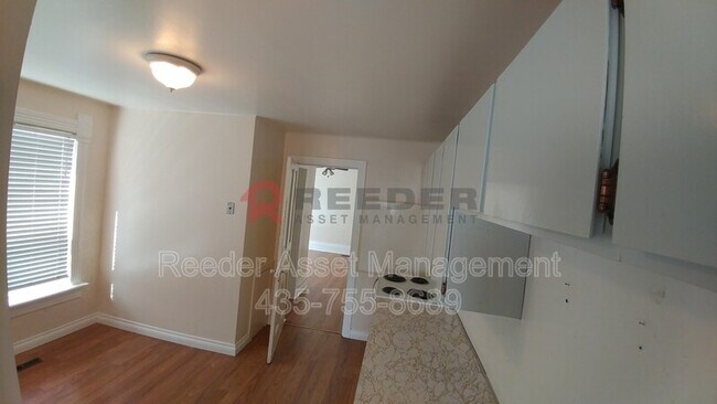 Building Photo - 245 N 100 E