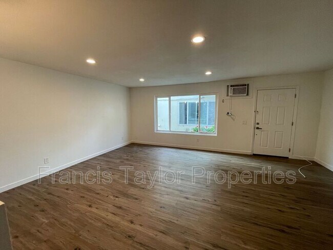 Building Photo - 351 Lansing Cir