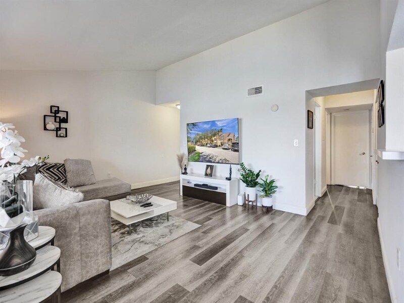 Building Photo - 2351 NW 33rd St