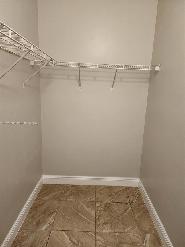 Building Photo - 1231 NE 32nd Ave