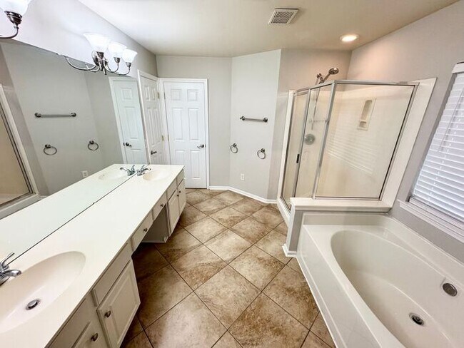 Building Photo - Fabulous Home in Ballantyne!!!