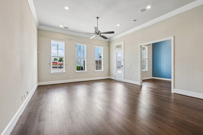 Building Photo - 708 Wooster Ln