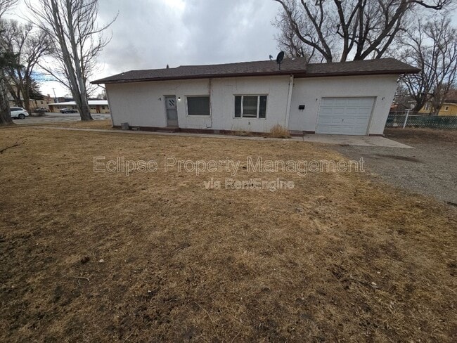 Building Photo - 715 3rd St