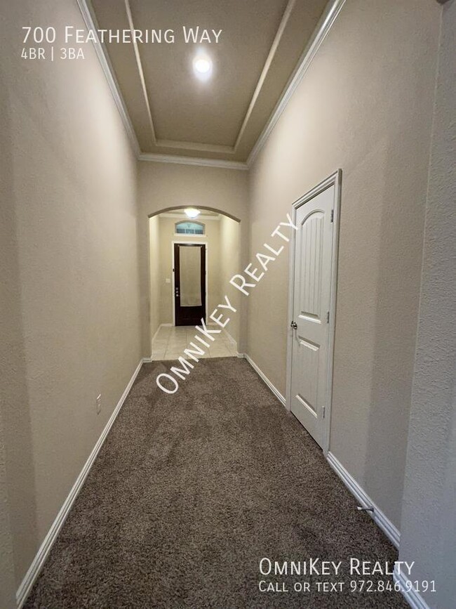Building Photo - 700 Feathering Way
