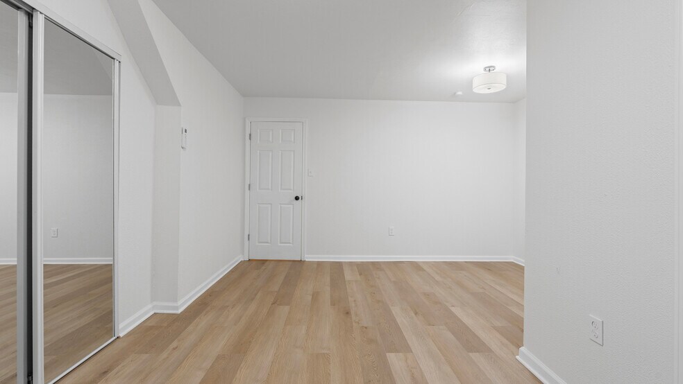 Building Photo - 2827 Brownsville Rd