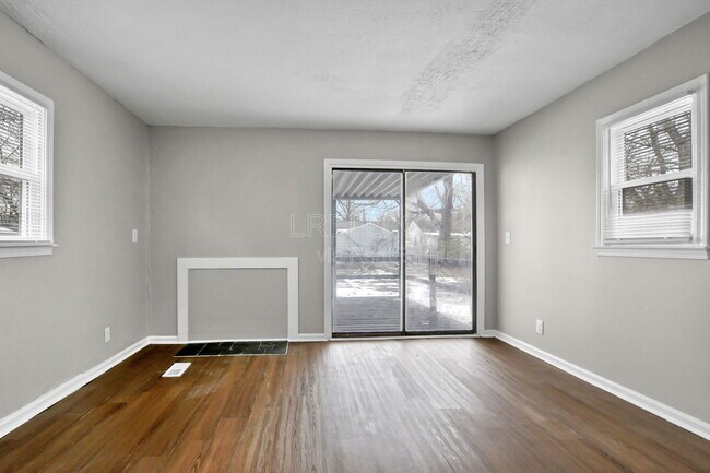 Building Photo - 318 N 43rd St