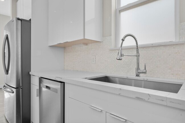 Building Photo - 861 Prosper St