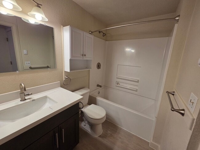 Building Photo - Newly Remodeled Two Bed One Bath Unit in the Heart of Sultan