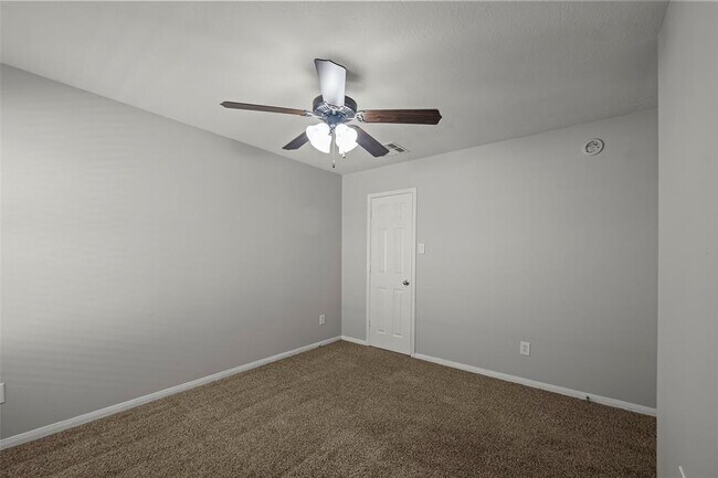 Building Photo - 6907 Birnam Garden Lane