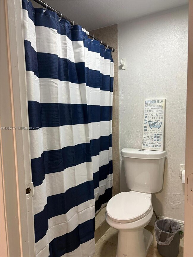 Building Photo - 2315 Cleveland St