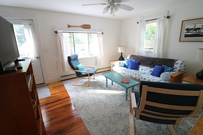 Building Photo - 92 Main St