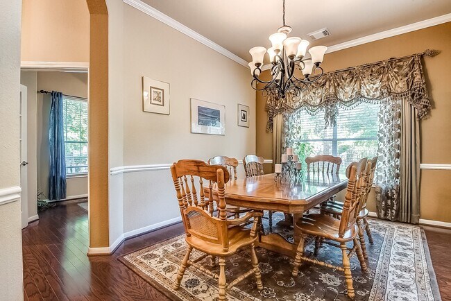 Building Photo - 18318 Hampton Hills Dr