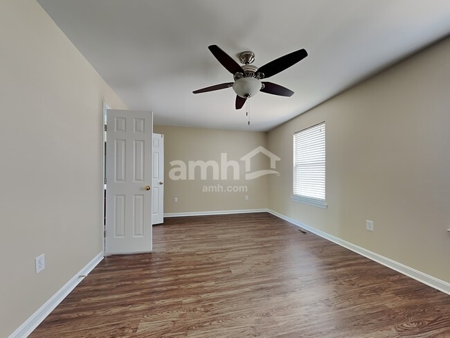 Building Photo - 1081 Riverwalk Court