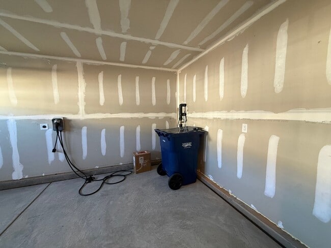 Building Photo - Modern 3-Bedroom Townhouse with Garage & Private Patio