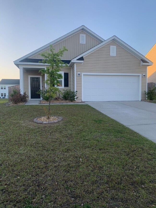 Building Photo - Coming Soon – Beautiful Ranch Home in Stra...