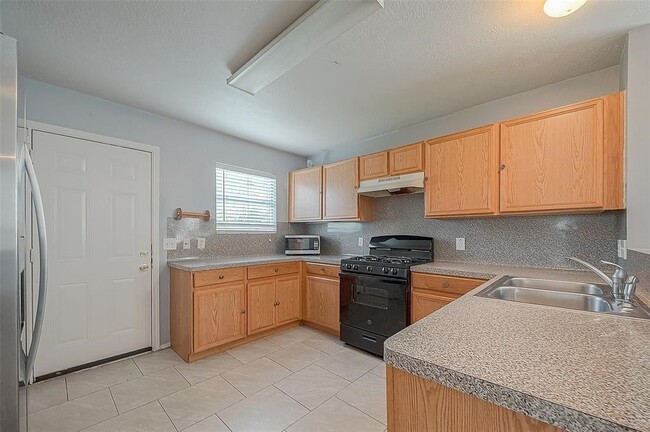 Building Photo - 2927 Steelhead Dr