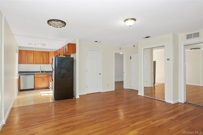 Building Photo - 403 Chateau Rive