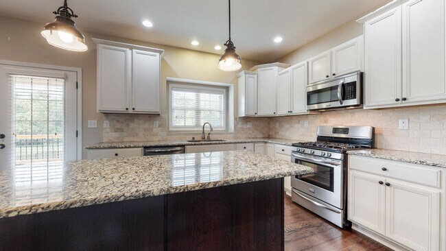 Building Photo - 802 Urton Woods Way