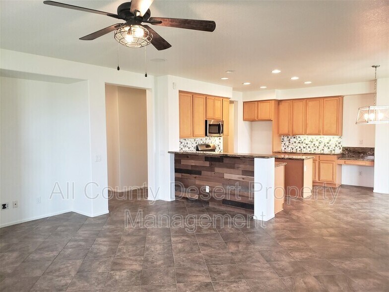 Building Photo - 37853 Avon St