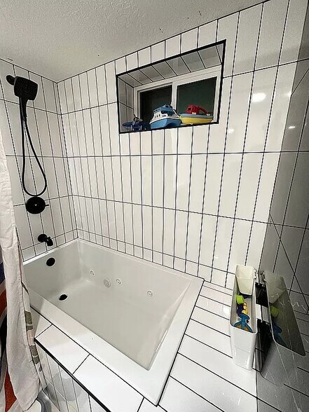 Bathroom 2 - 2954 Apache Ln